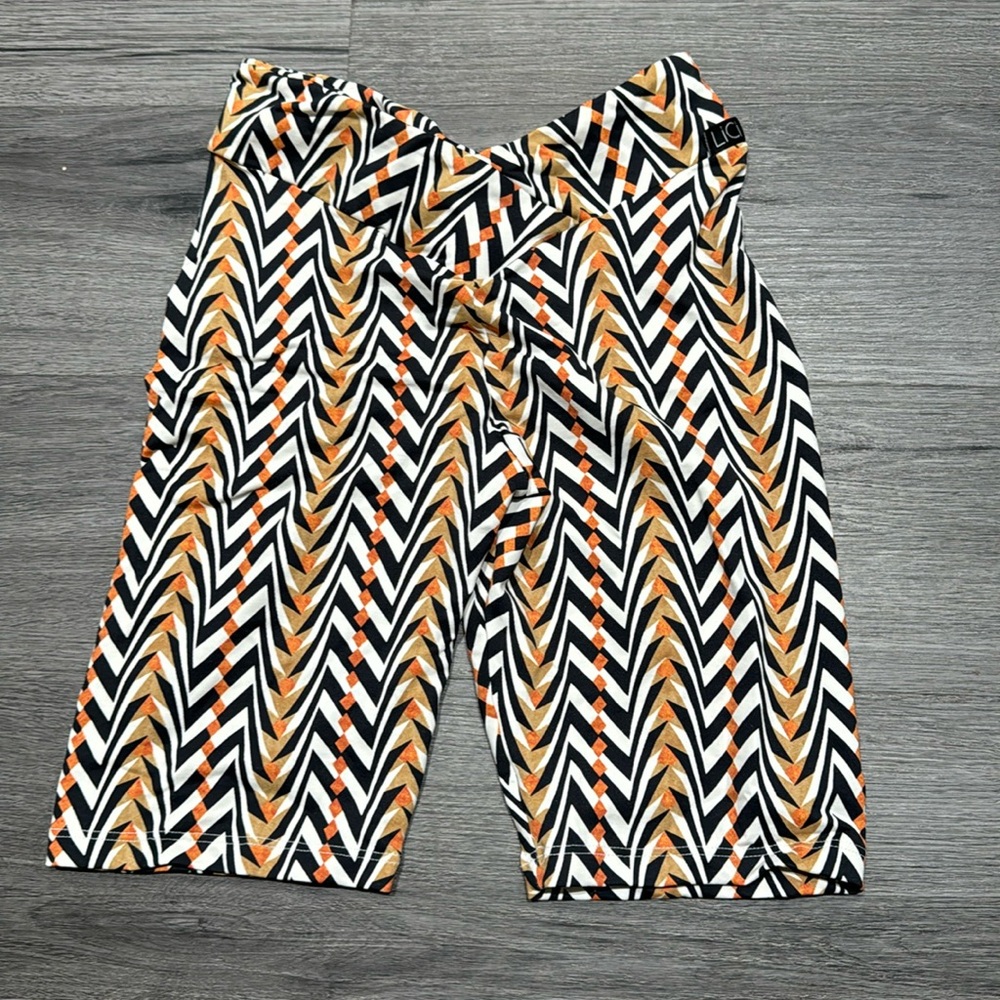 Lici fit scrunch butt shorts Xs/s